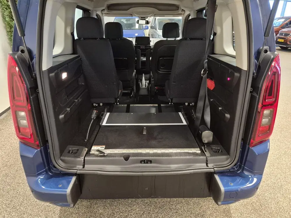 Opel Combo L1 Rolstoelauto Automaat 4+1 uit 2020, foto 3
