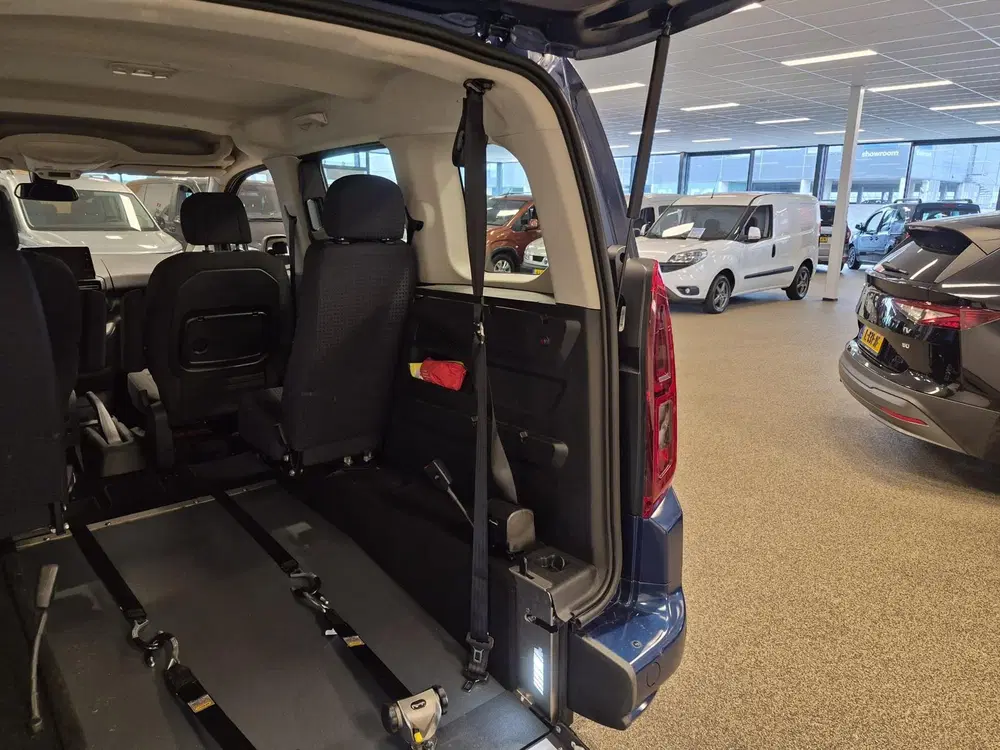 Opel Combo L1 Rolstoelauto Automaat 4+1 uit 2020, foto 6