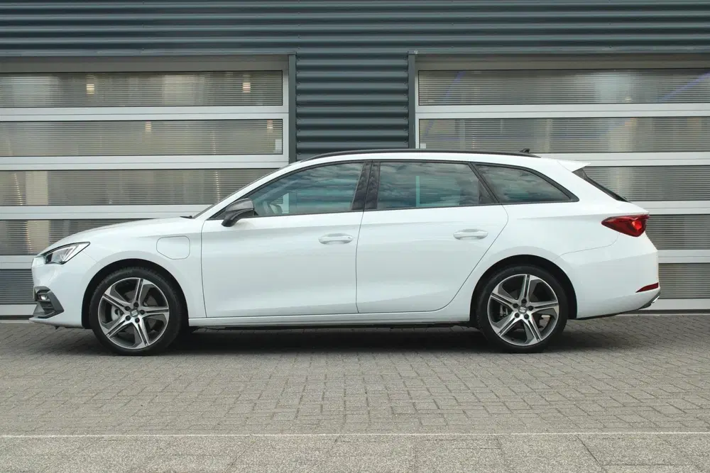 SEAT Leon 1.5 TSI 204pk DSG e-Hybrid FR Busines uit 2026, foto 13