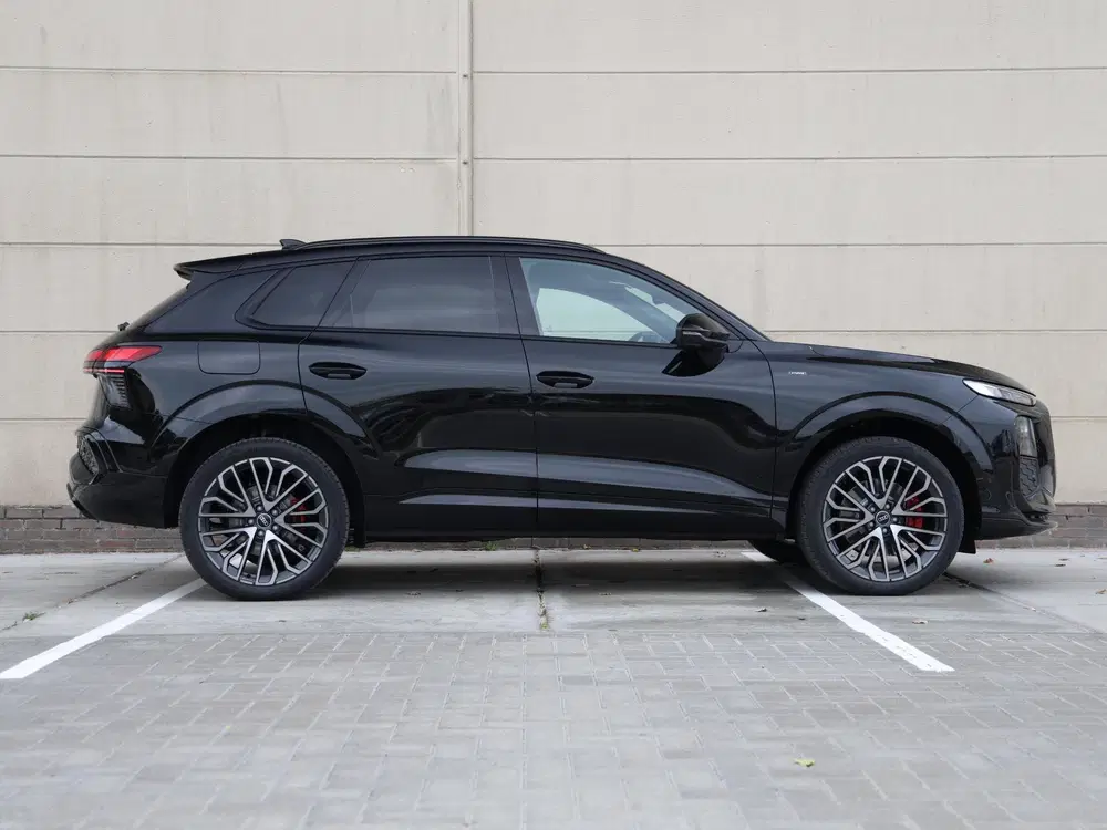 Audi Q3 S edition e-hybrid 272 PK 6 versn. S uit 2026, foto 2