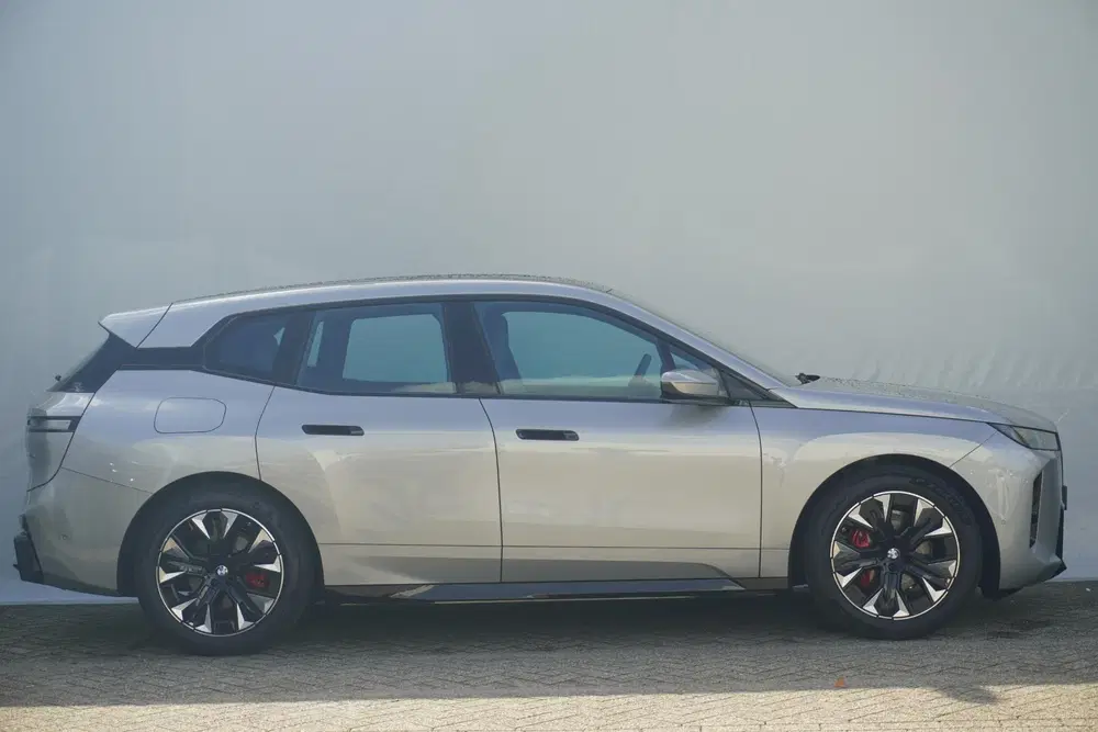 BMW iX xDrive60 uit 2026, foto 4