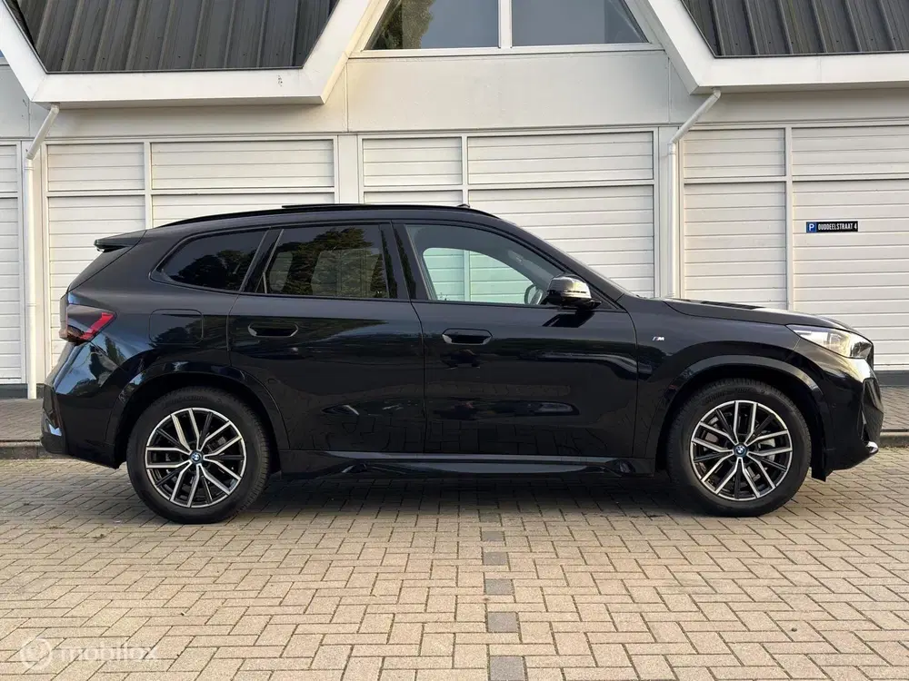 BMW X1 xDrive25e M-pakket Pano trekhaak HK HuD uit 2023, foto 4