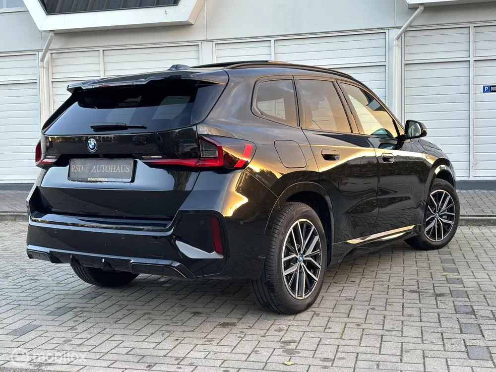 BMW X1 xDrive25e M-pakket Pano trekhaak HK HuD uit 2023, foto 6