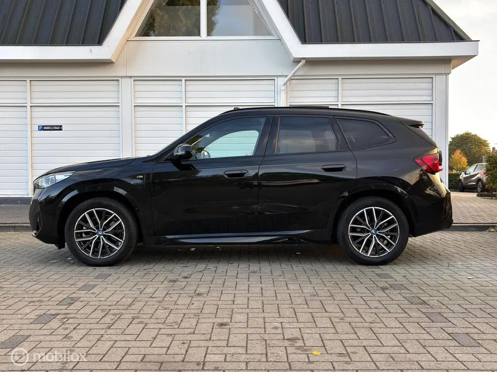 BMW X1 xDrive25e M-pakket Pano trekhaak HK HuD uit 2023, foto 7
