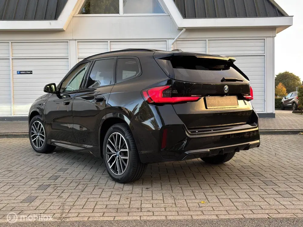 BMW X1 xDrive25e M-pakket Pano trekhaak HK HuD uit 2023, foto 8