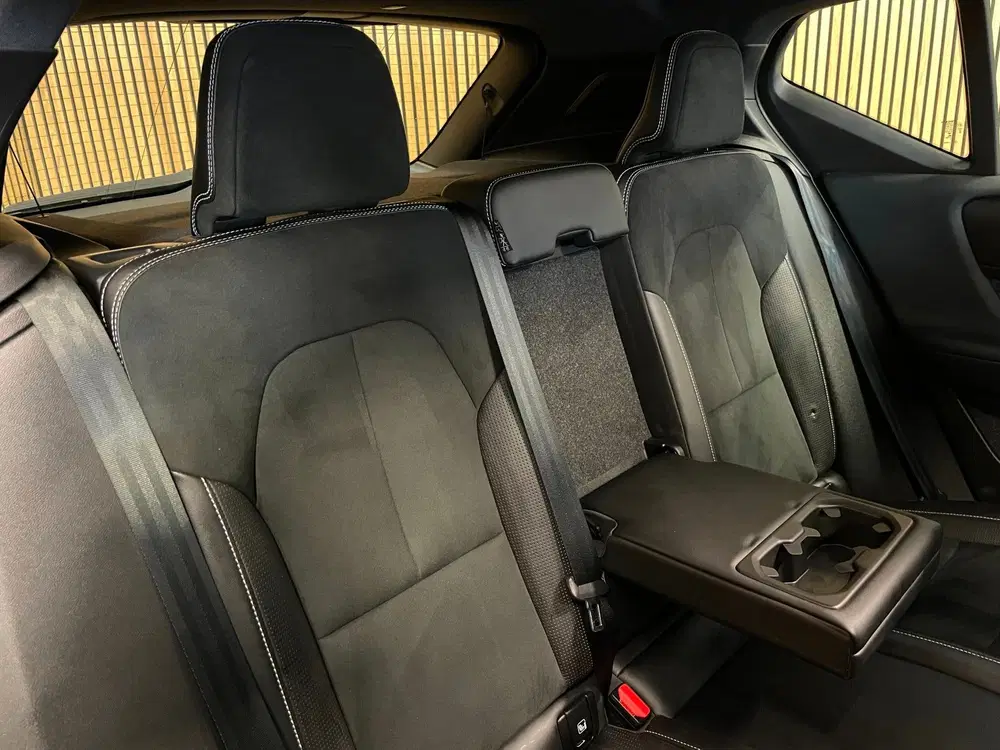 Volvo XC40 Recharge P8 AWD R-Design uit 2021, foto 10