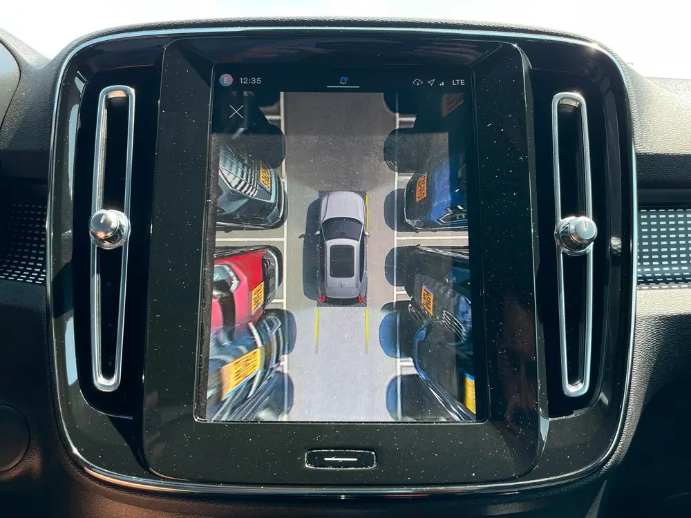 Volvo XC40 Recharge P8 AWD R-Design uit 2021, foto 15
