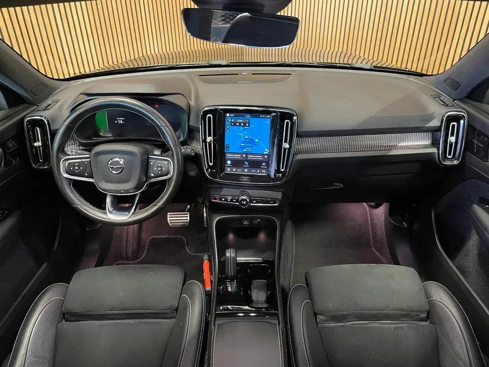 Volvo XC40 Recharge P8 AWD R-Design uit 2021, foto 7