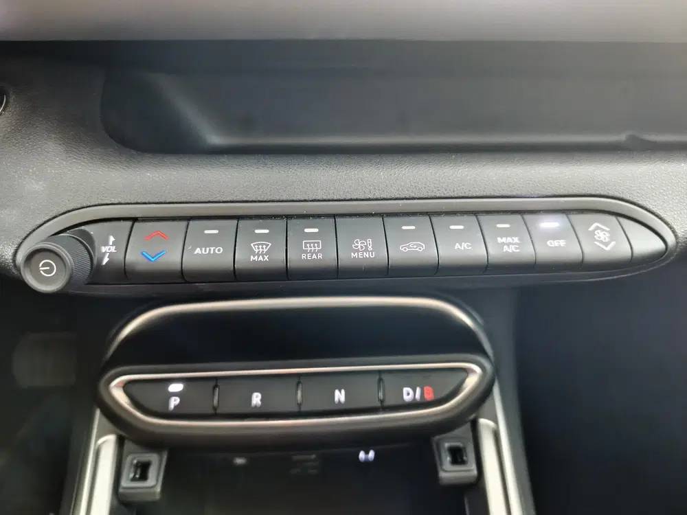 Jeep Avenger Summit 54 kWh uit 2025, foto 13