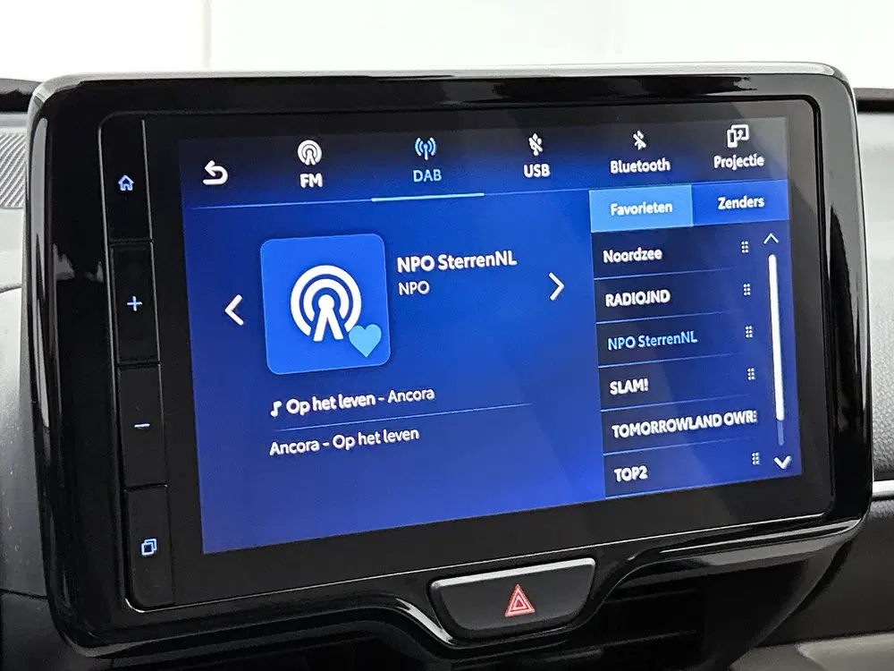 Toyota Yaris 1.5 Hybrid Executive uit 2023, foto 8