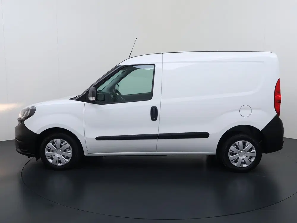 Fiat Doblo Doblò Cargo 1.6 MJ L1H1 uit 2021, foto 2