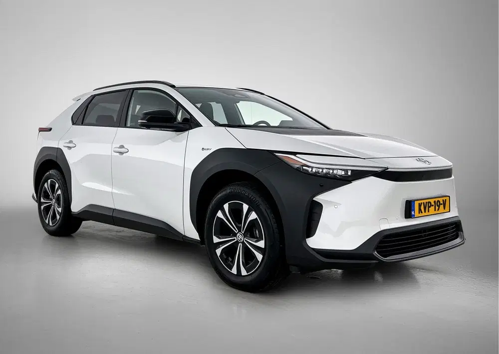 Toyota bZ4X Dynamic 71 kWh uit 2025, foto 13