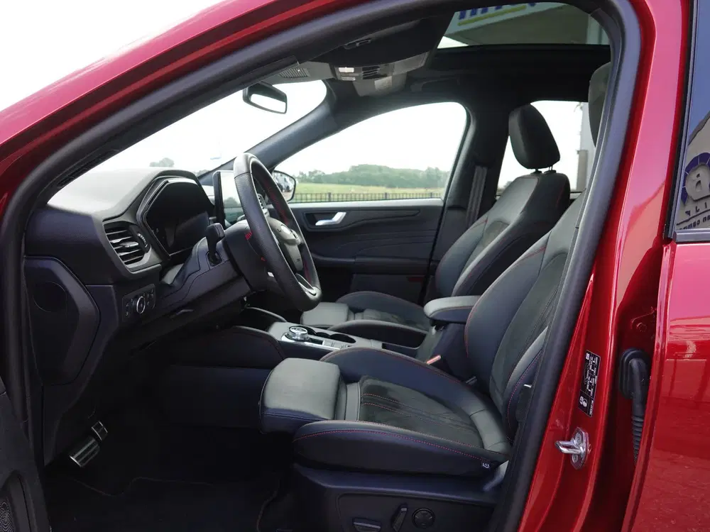 Ford Kuga 2.5 PHEV ST-Line X PANO uit 2024, foto 5