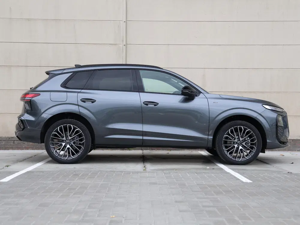 Audi Q3 S edition e-hybrid 272 PK SUV uit 2026, foto 2