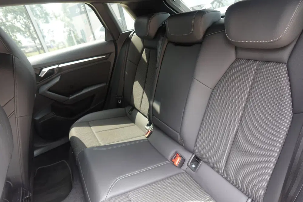 Audi A3 35 TFSI S-Line KEYLESS SFEER CARPLAY' uit 2021, foto 12
