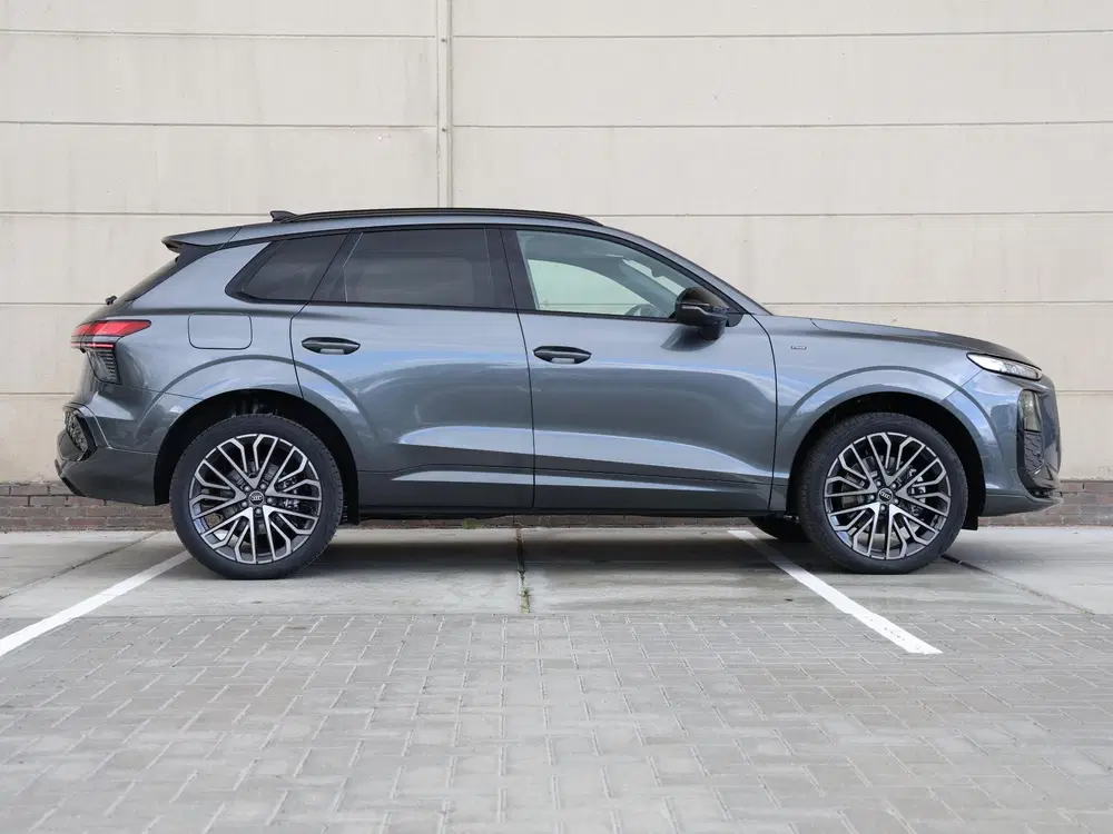 Audi Q3 S edition e-hybrid 272 PK uit 2026, foto 2