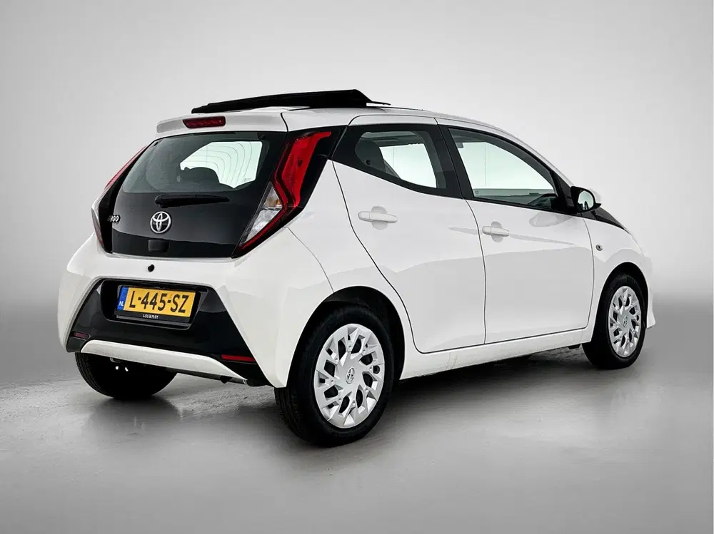 Toyota Aygo 1.0 VVT-i x-play cabrio uit 2021, foto 2