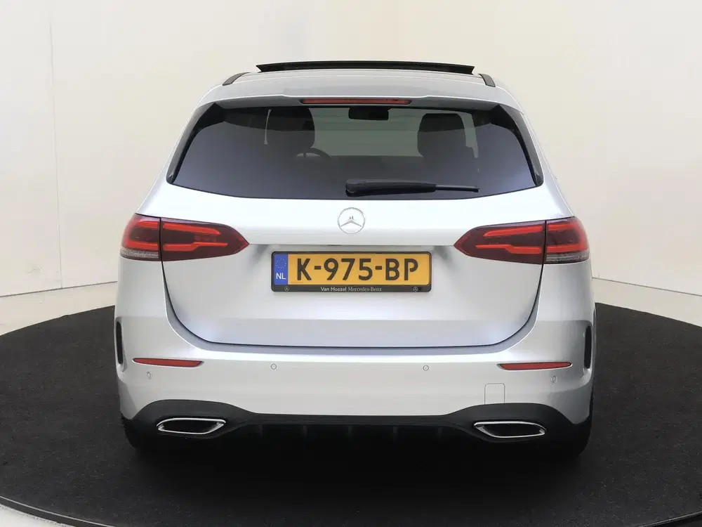 Mercedes-Benz B-Klasse 180 Business Solution AMG uit 2020, foto 7
