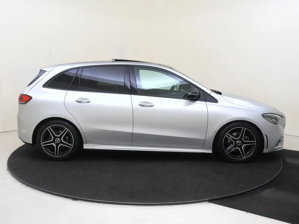 Mercedes-Benz B-Klasse 180 Business Solution AMG uit 2020, foto 9