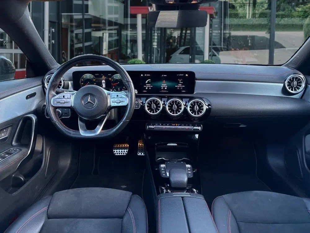 Mercedes-Benz CLA CLA 180 AMG SHOOTING BRAKE PANO-DAK uit 2022, foto 14