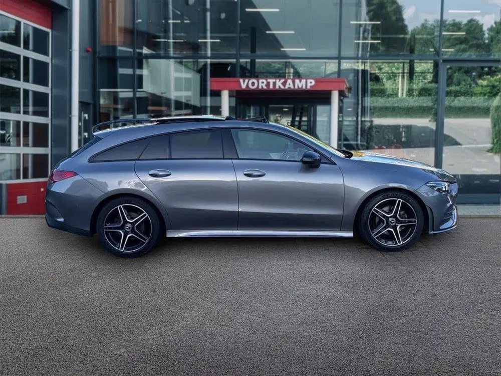 Mercedes-Benz CLA CLA 180 AMG SHOOTING BRAKE PANO-DAK uit 2022, foto 4