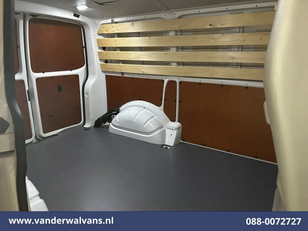 Volkswagen Transporter 2.0 TDI L1H1 Euro6 Airco uit 2022, foto 13