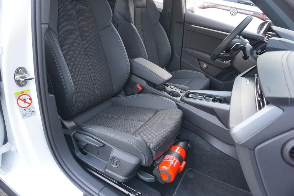 Audi A3 45 TFSIe 272pk S Edition Competition uit 2025, foto 13