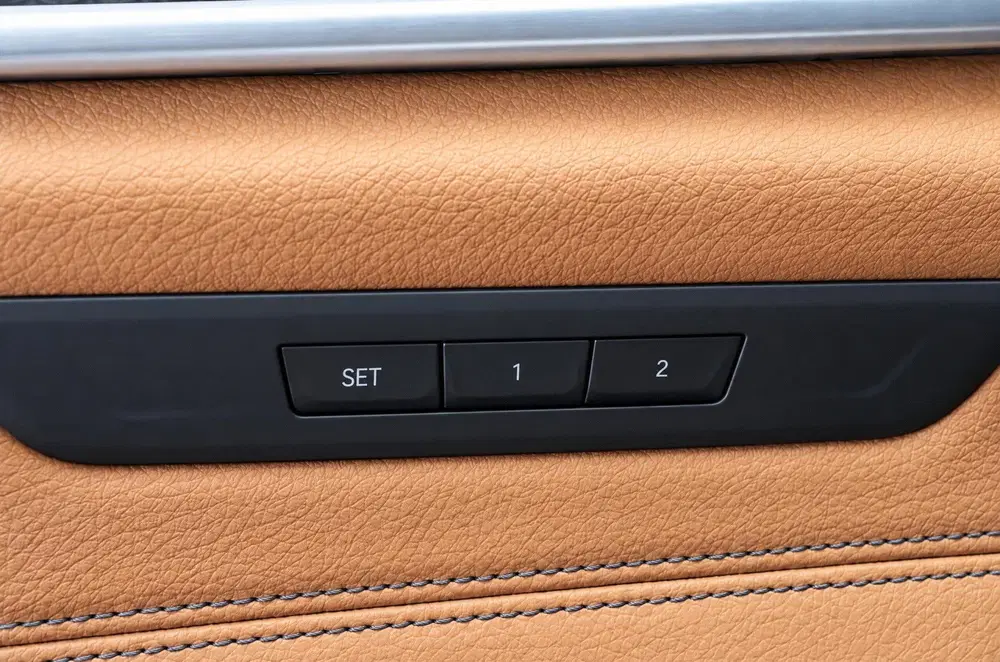 BMW 5-serie 530e High Executive M Sport Automaat uit 2023, foto 13