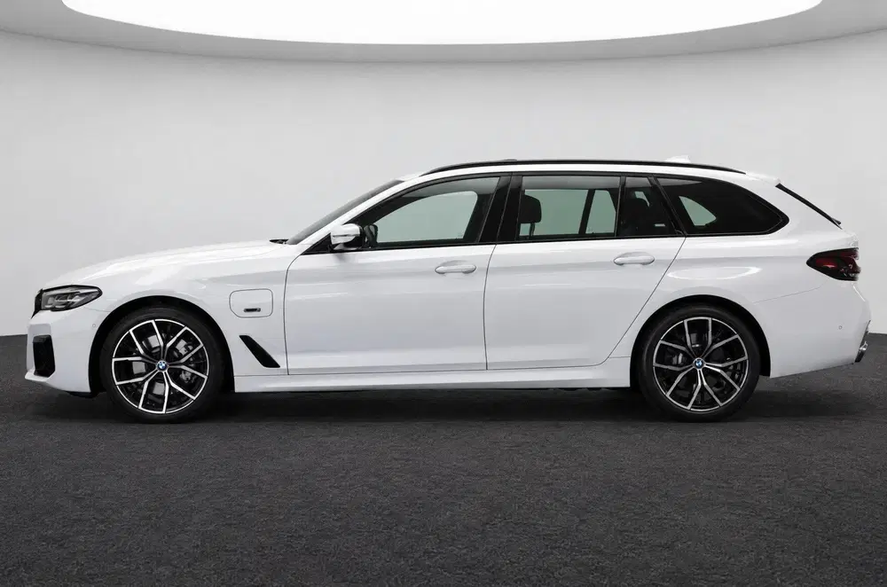 BMW 5-serie 530e High Executive M Sport Automaat uit 2023, foto 2