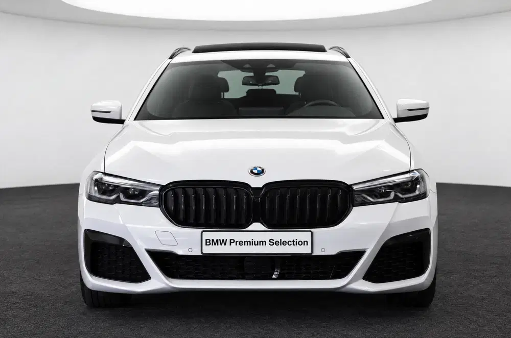 BMW 5-serie 530e High Executive M Sport Automaat uit 2023, foto 5
