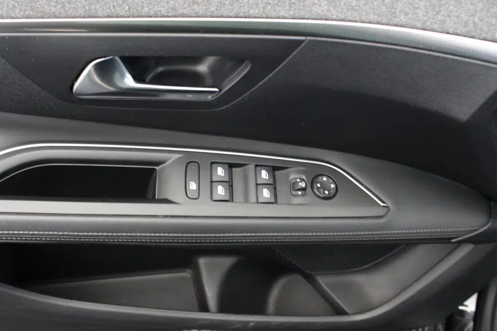Peugeot 3008 1.2 PureTech Allure uit 2019, foto 15