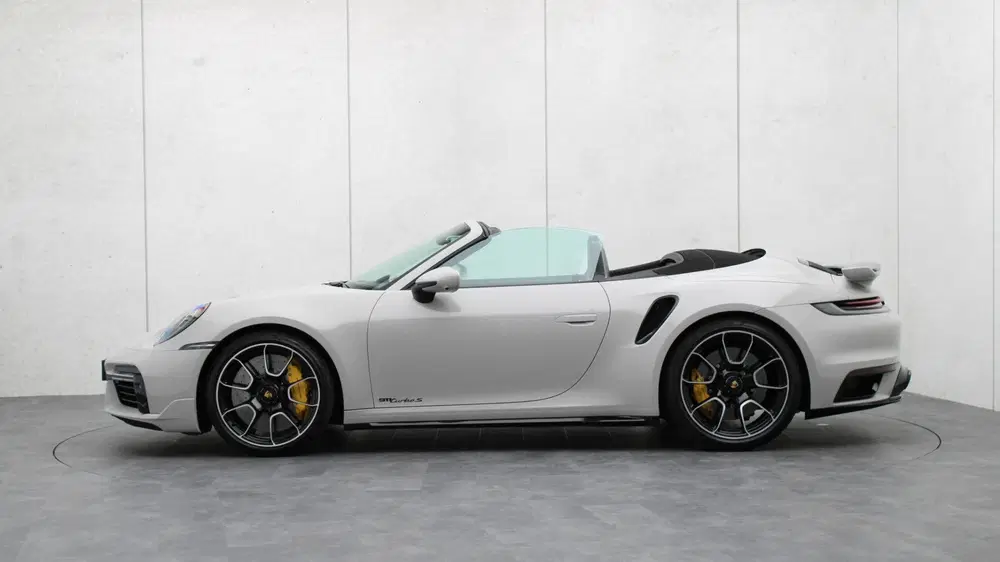 Porsche 911 3.8 Turbo S uit 2023, foto 2