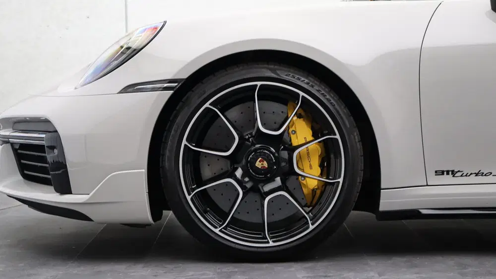 Porsche 911 3.8 Turbo S uit 2023, foto 6