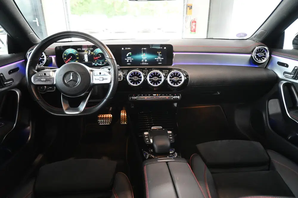 Mercedes-Benz CLA 180 Automaat Busines uit 2021, foto 2