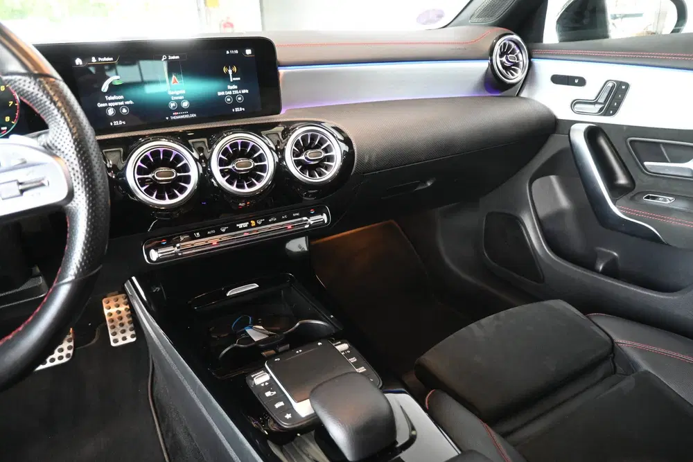 Mercedes-Benz CLA 180 Automaat Busines uit 2021, foto 9