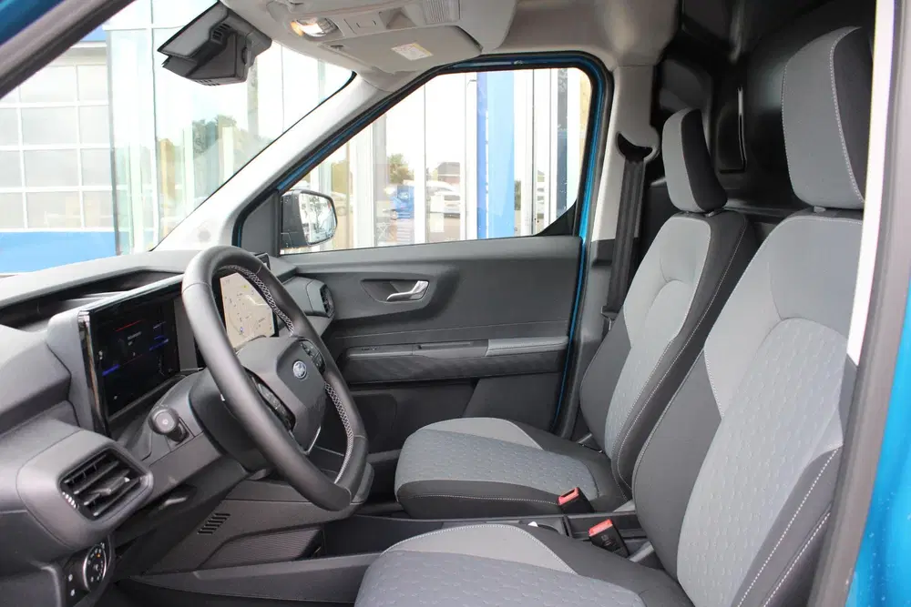 Ford Transit Courier Limited 44 kWh 136pk uit 2025, foto 8