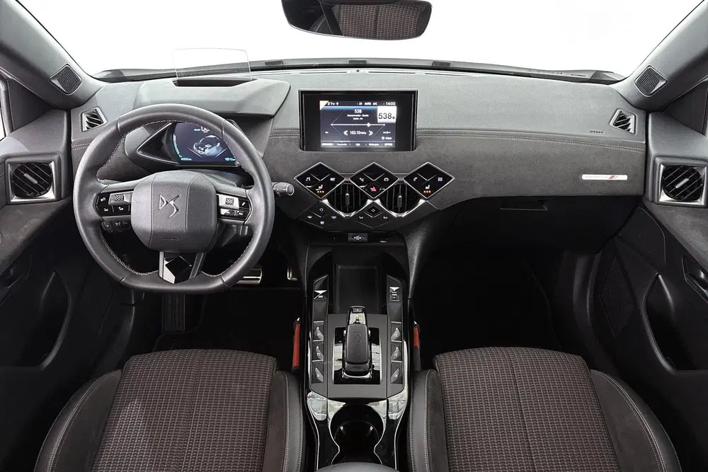DS Automobiles DS 3 Crossback DS 3 Crossback E-Tense Performance Line 50 uit 2023, foto 7