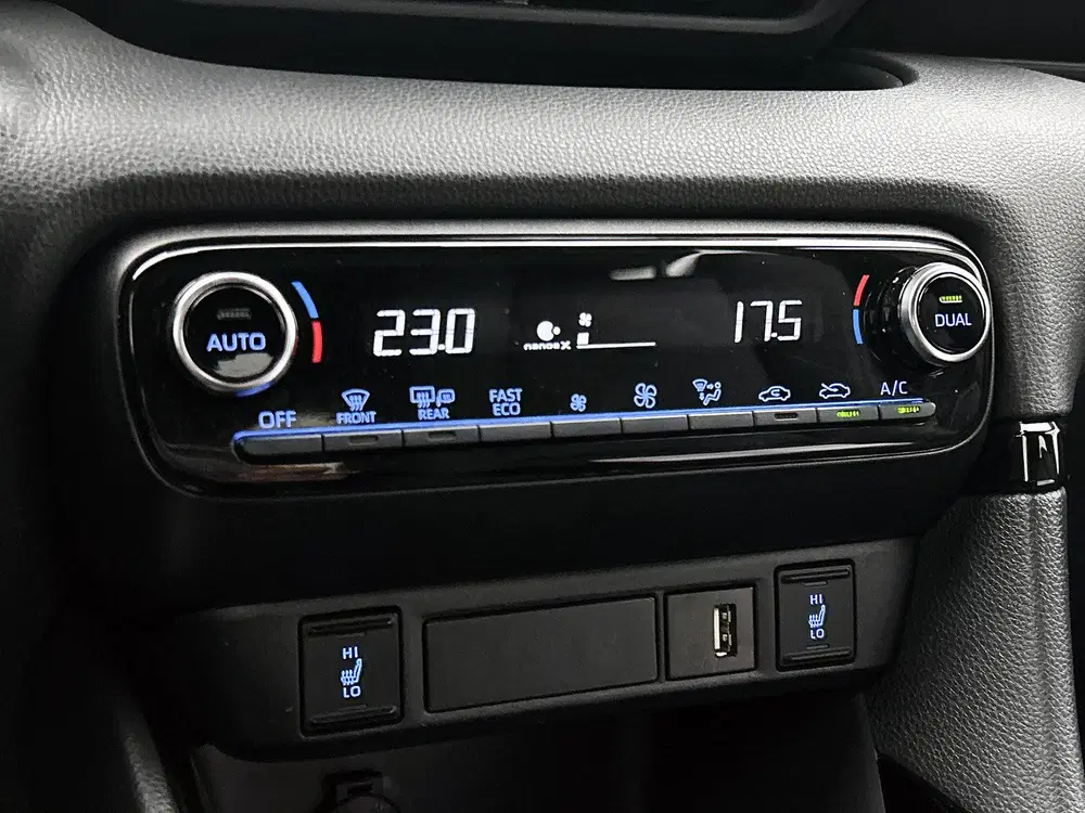 Toyota Yaris 1.5 Hybrid Executive uit 2022, foto 12