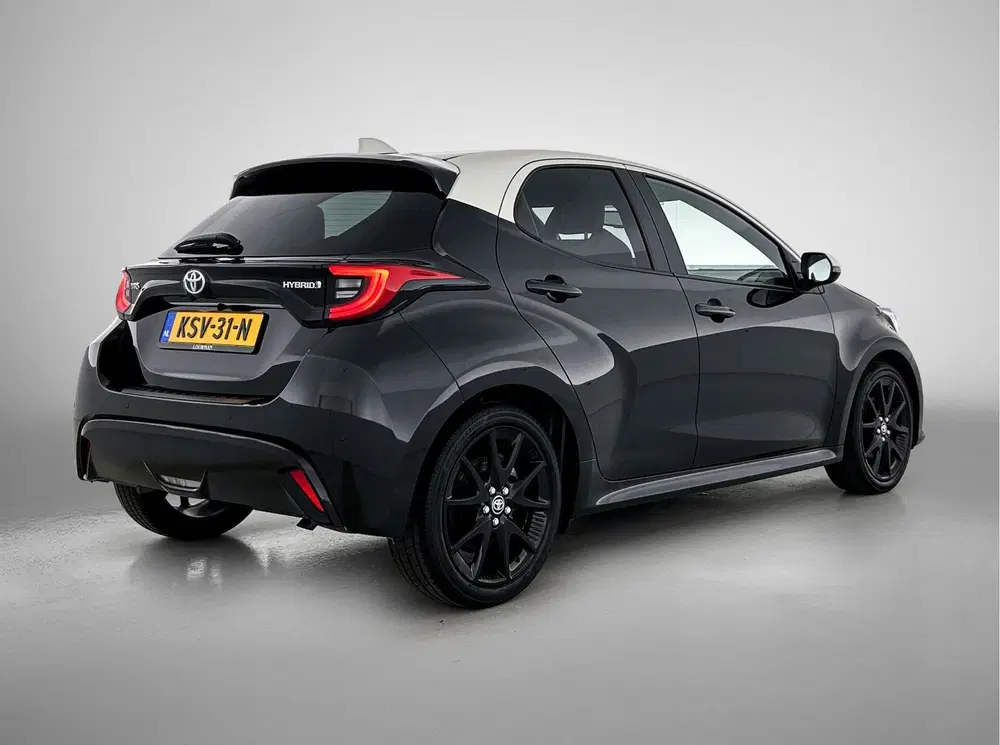 Toyota Yaris 1.5 Hybrid Executive uit 2022, foto 2
