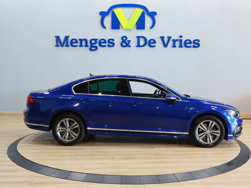 Volkswagen Passat 1.5 TSI Elegance Business R Airco ECC uit 2020, foto 2