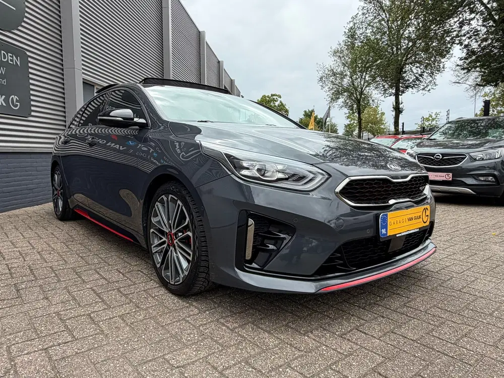 Kia ProCeed 1.6 T-GDI GT 204PK Automaat uit 2019, foto 6