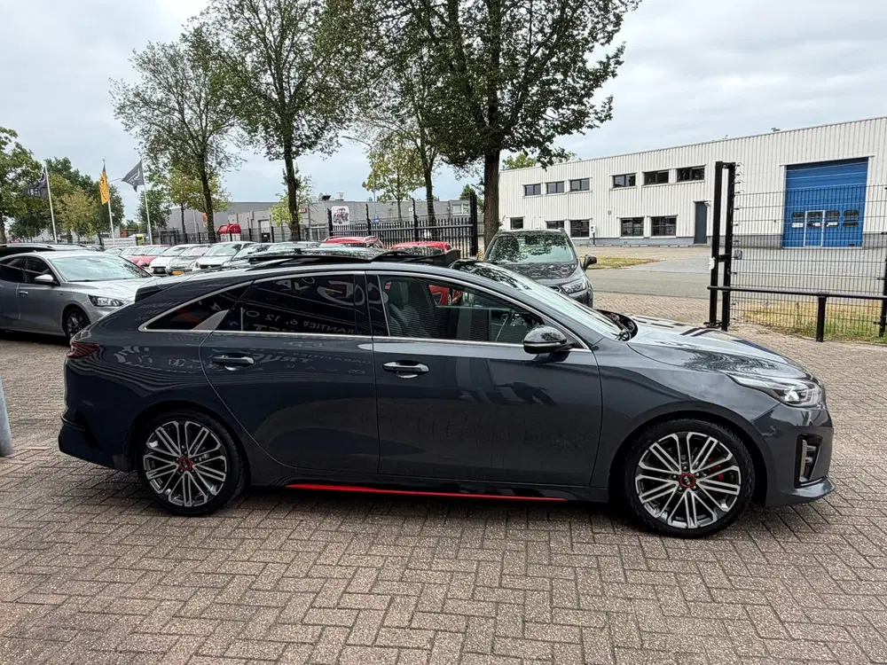Kia ProCeed 1.6 T-GDI GT 204PK Automaat uit 2019, foto 7