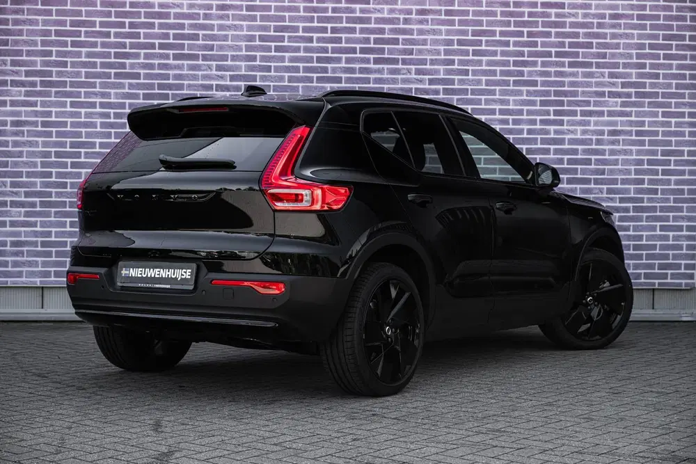 Volvo EX40 Single Motor Extended Range Ultra Black Ed uit 2026, foto 3