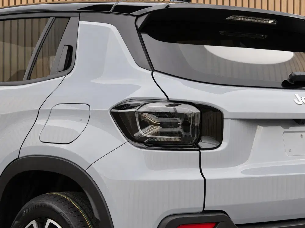 Jeep Avenger 1.2 e-Hybrid Summit VOORRAAD KORTING uit 2026, foto 10
