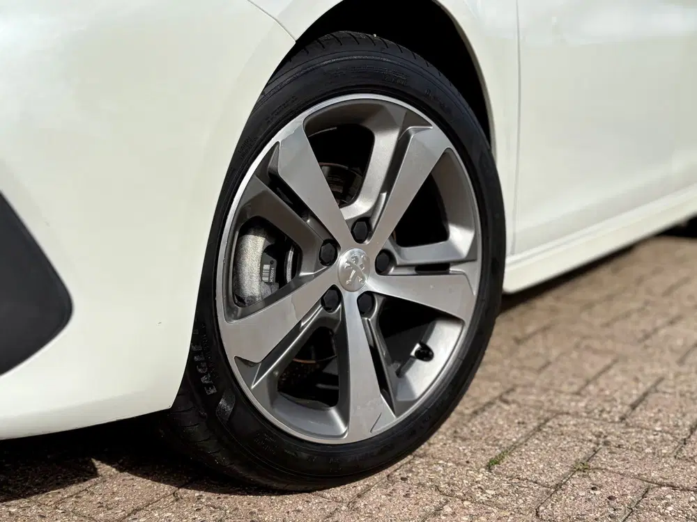 Peugeot 308 1.2 PureTech GT-line Panoramadak uit 2019, foto 13