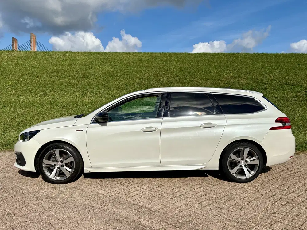 Peugeot 308 1.2 PureTech GT-line Panoramadak uit 2019, foto 4
