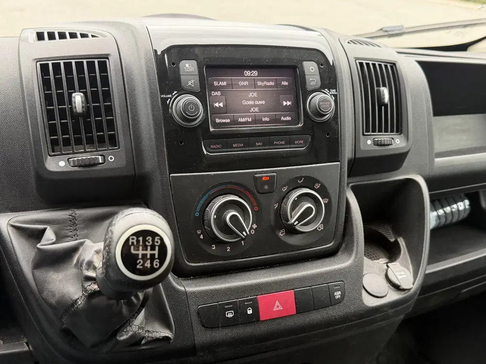 Peugeot Boxer 330 2.2 BlueHDi 120 L1H1 Premium uit 2021, foto 10
