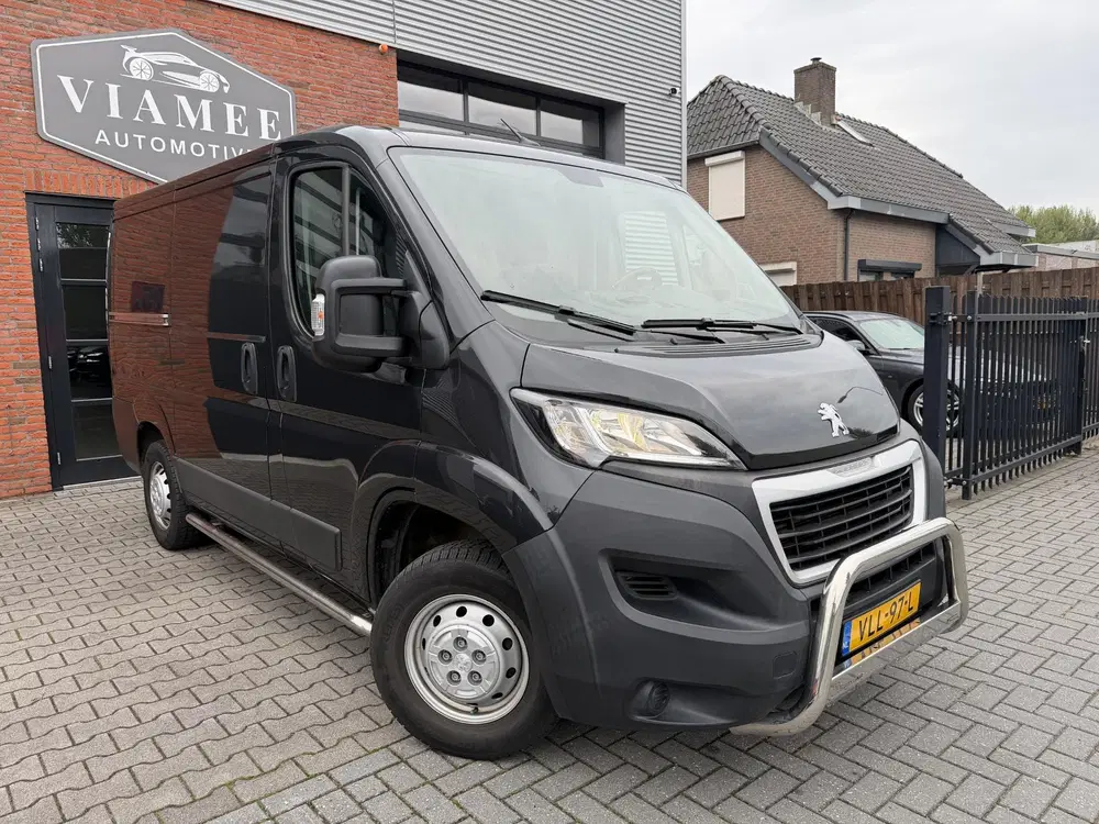 Peugeot Boxer 330 2.2 BlueHDi 120 L1H1 Premium uit 2021, foto 2
