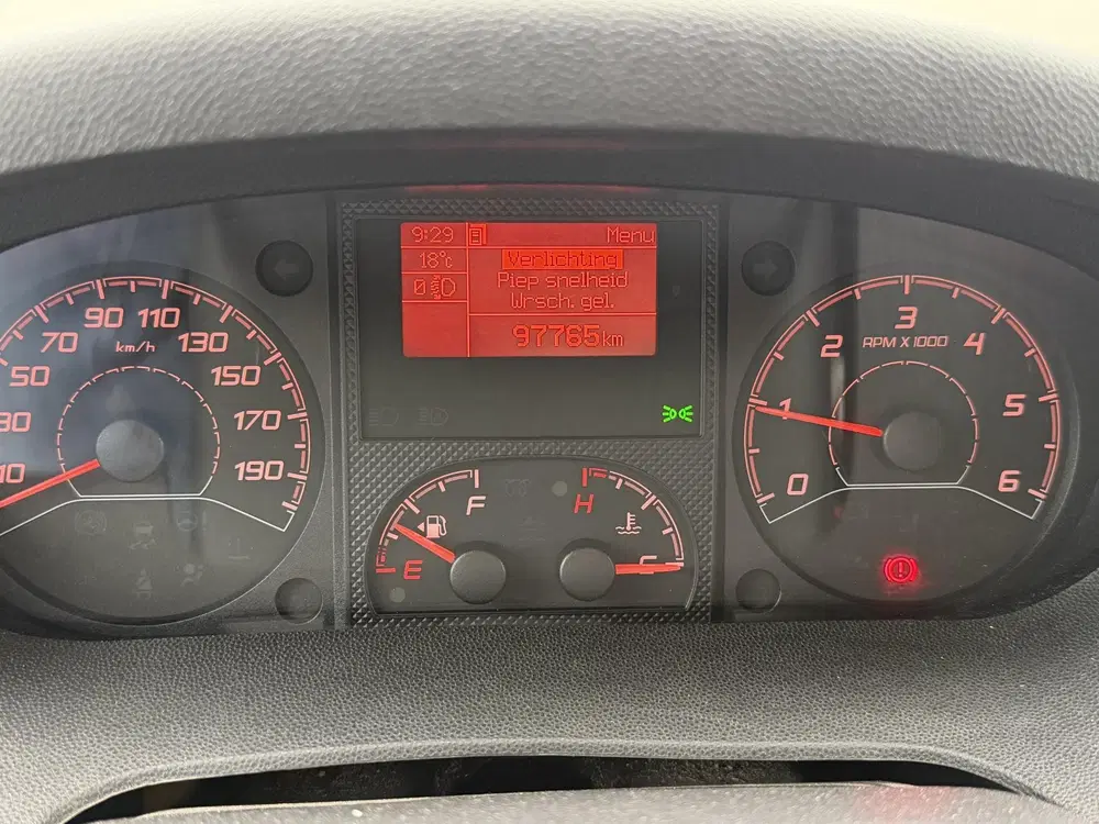 Peugeot Boxer 330 2.2 BlueHDi 120 L1H1 Premium uit 2021, foto 9
