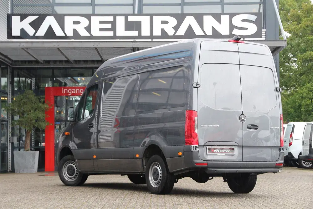 Mercedes-Benz Sprinter 317 CDI uit 2024, foto 2